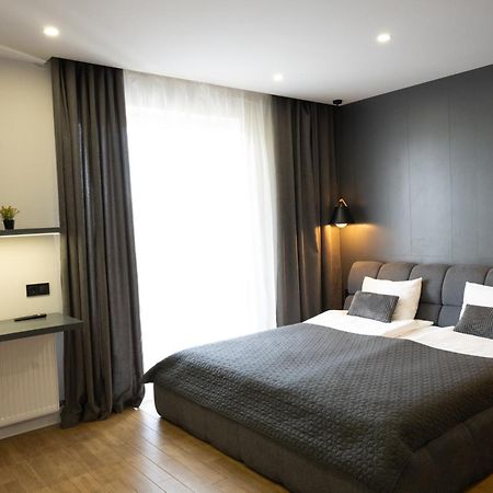 Luxury Apartments “Bozdosh” ウージュホロド エクステリア 写真