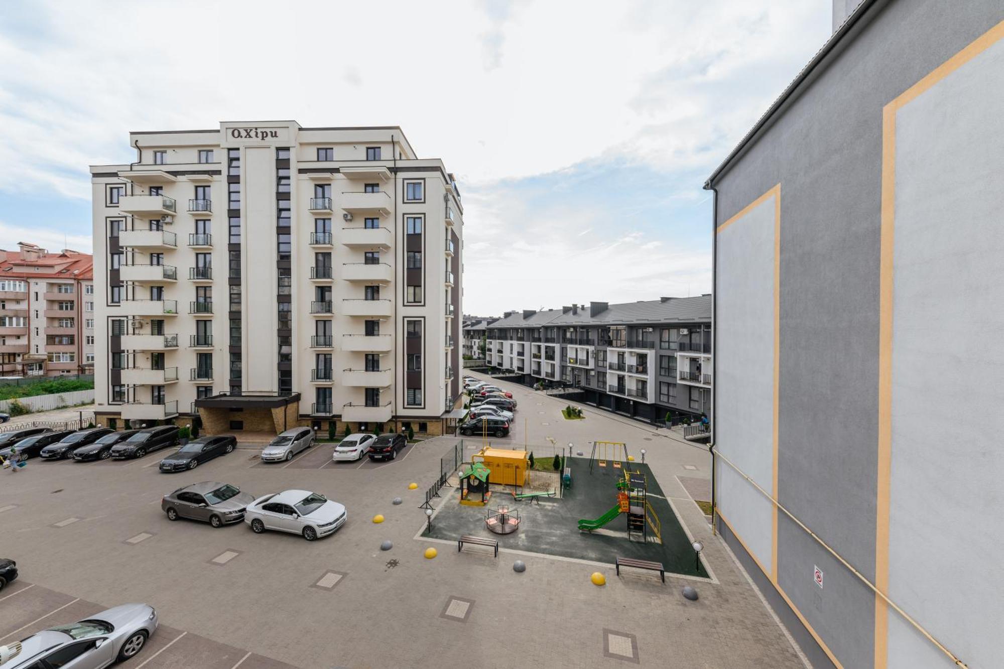 Luxury Apartments “Bozdosh” ウージュホロド エクステリア 写真