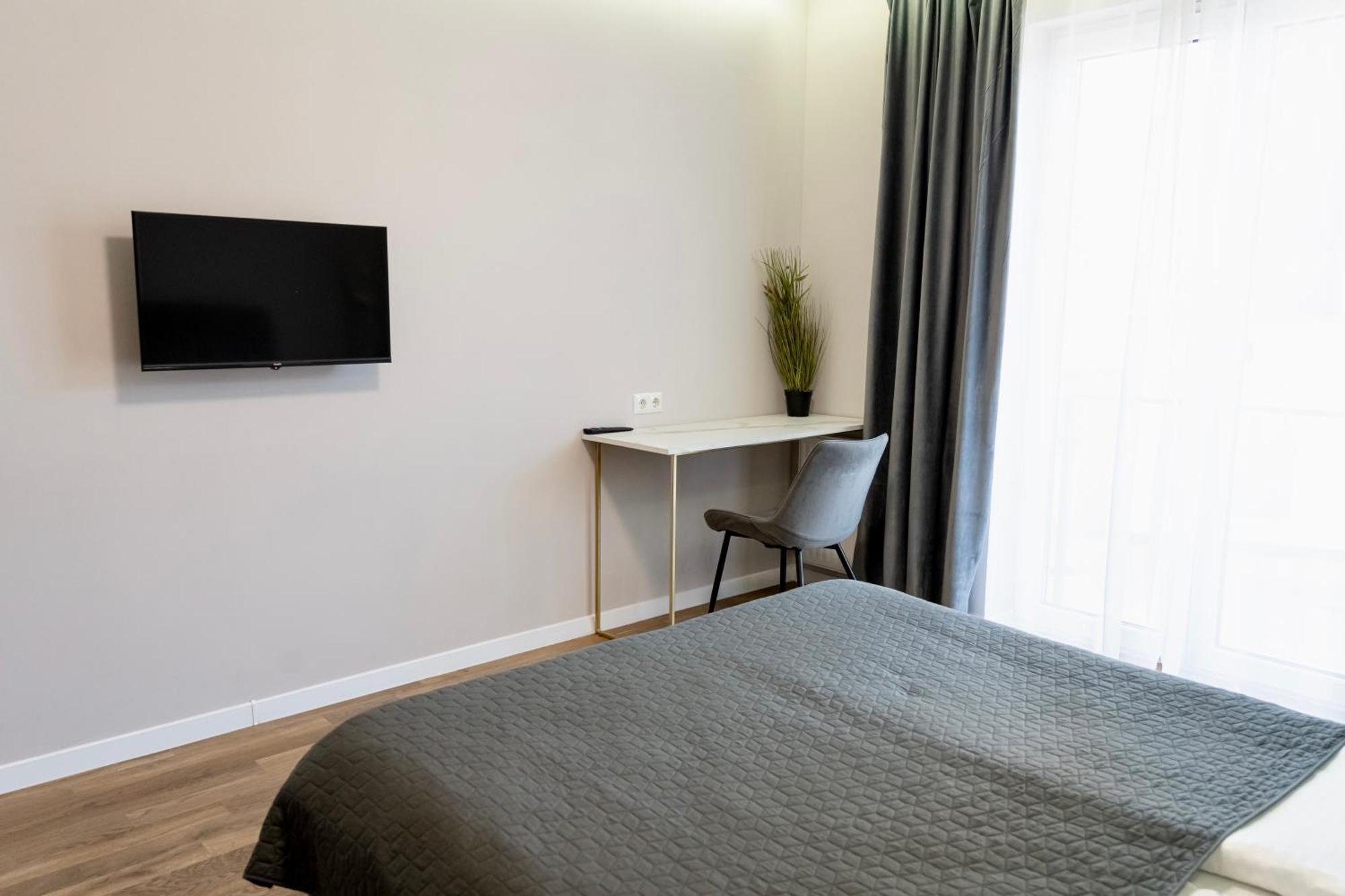Luxury Apartments “Bozdosh” ウージュホロド エクステリア 写真