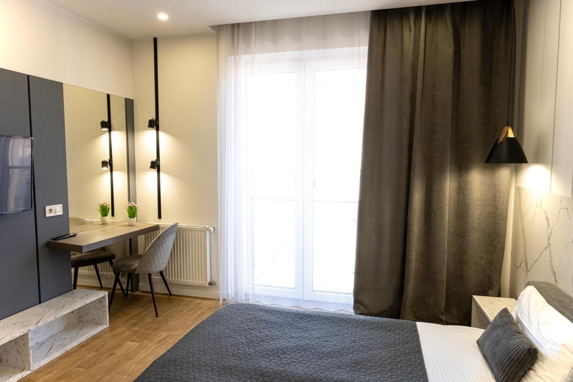 Luxury Apartments “Bozdosh” ウージュホロド エクステリア 写真