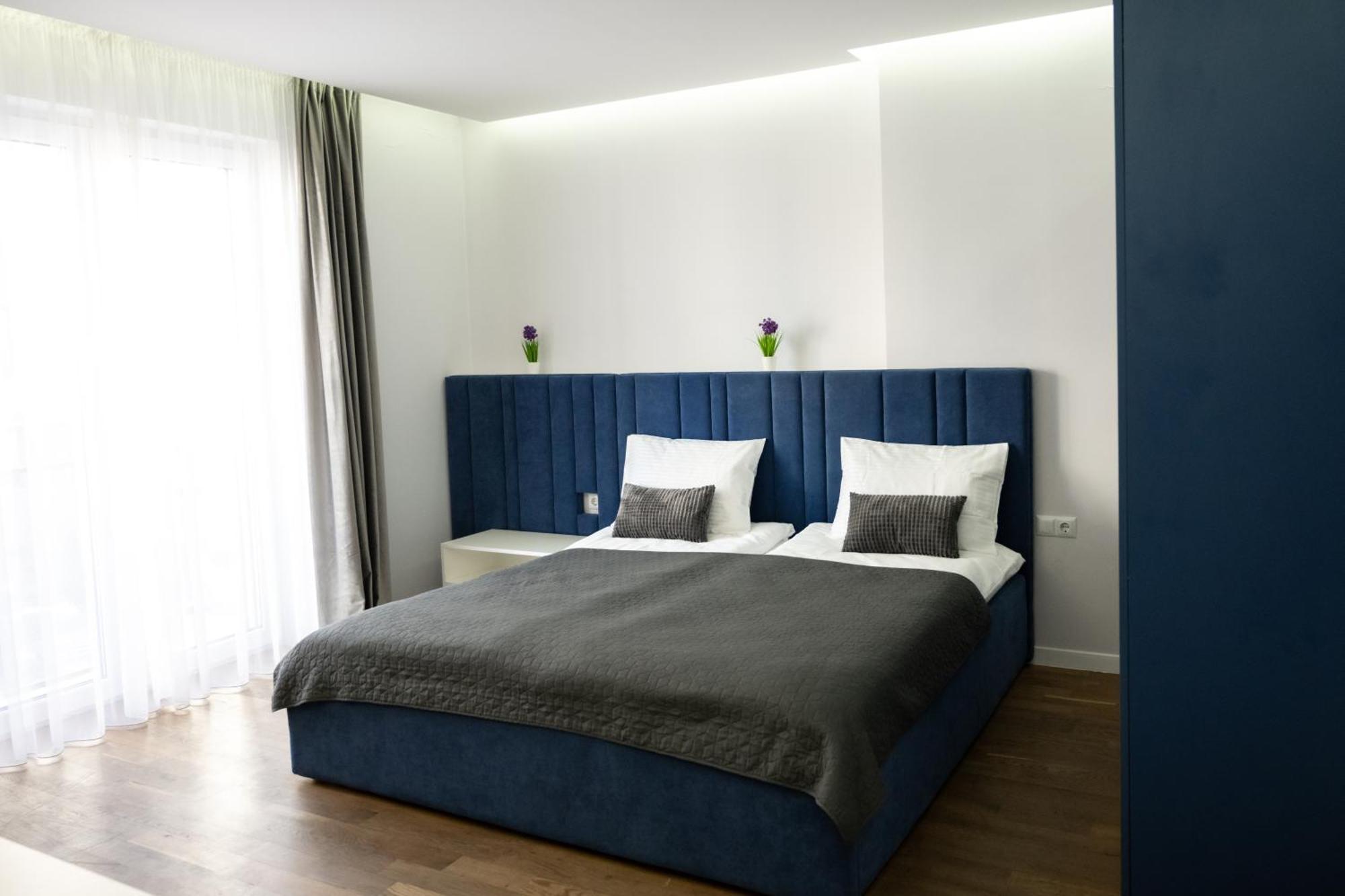 Luxury Apartments “Bozdosh” ウージュホロド エクステリア 写真