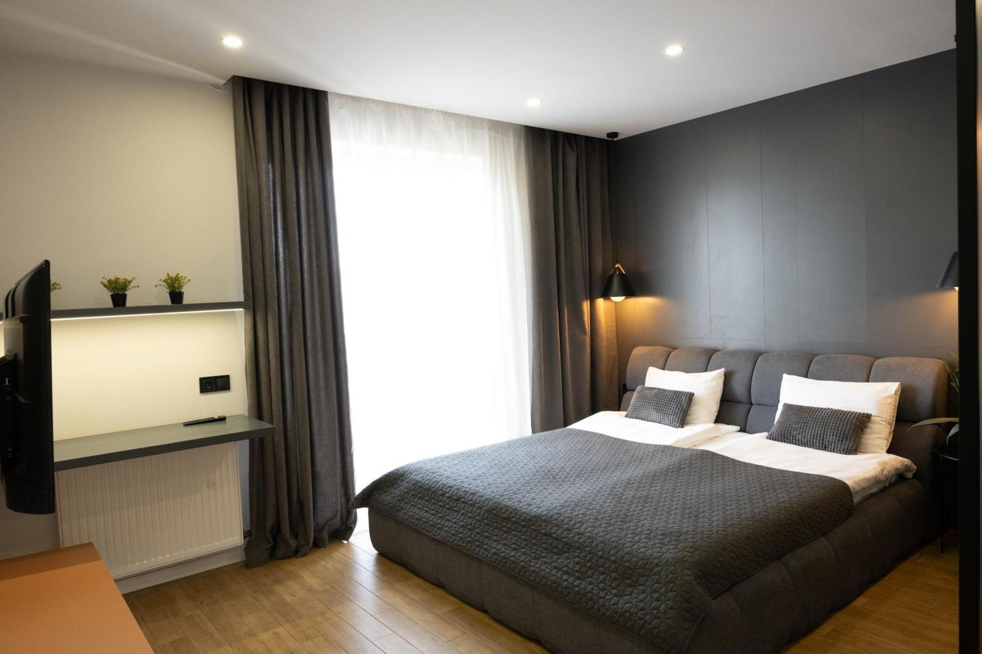 Luxury Apartments “Bozdosh” ウージュホロド エクステリア 写真