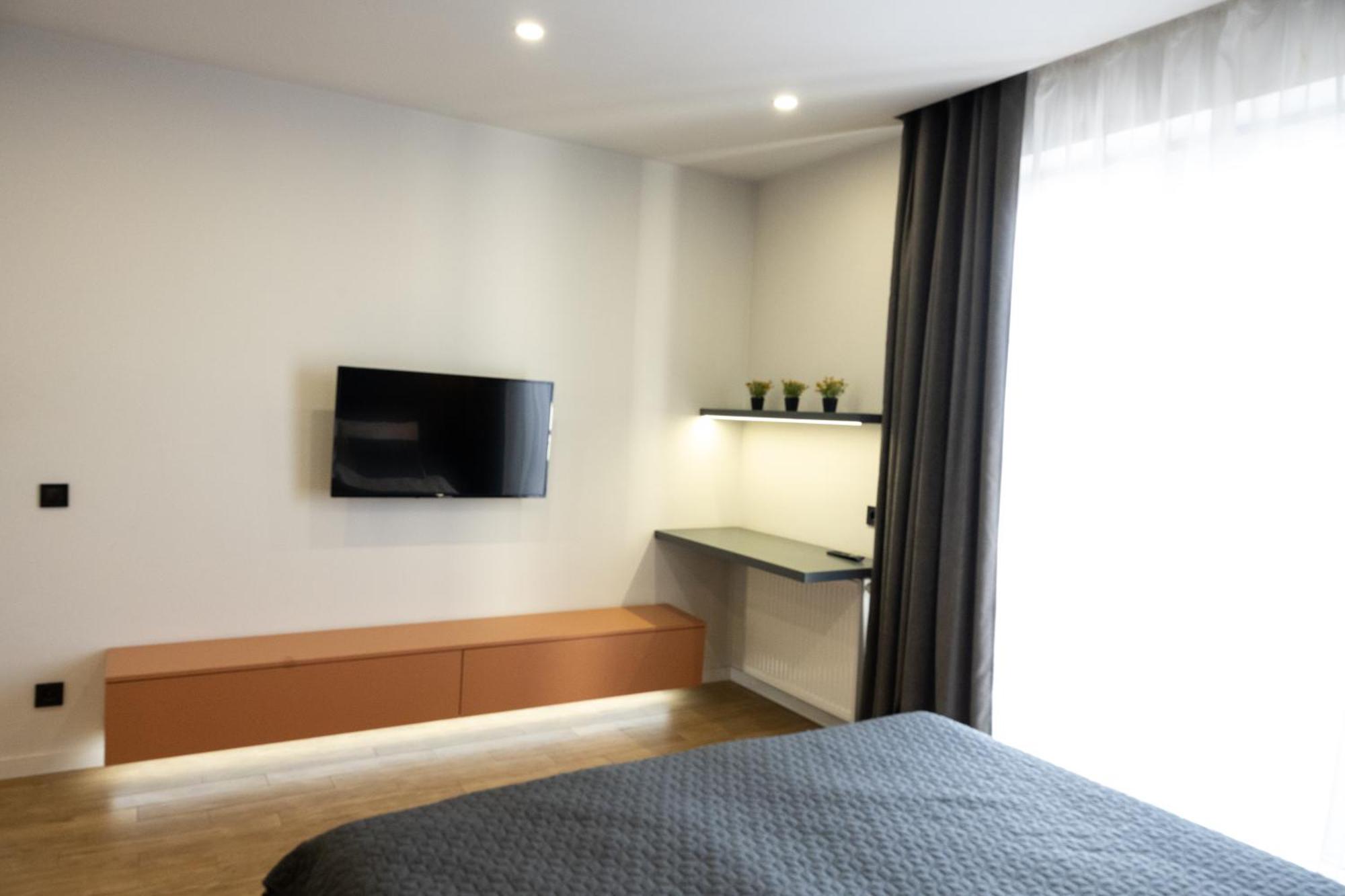 Luxury Apartments “Bozdosh” ウージュホロド エクステリア 写真